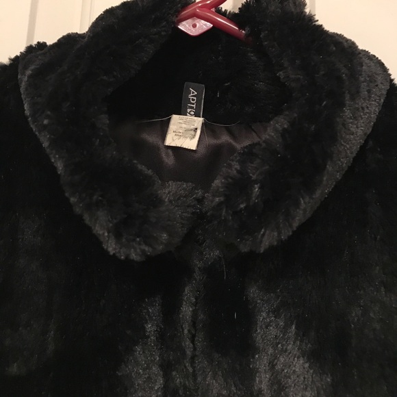 Apt. 9 Faux Fur Vest - Picture 2 of 3