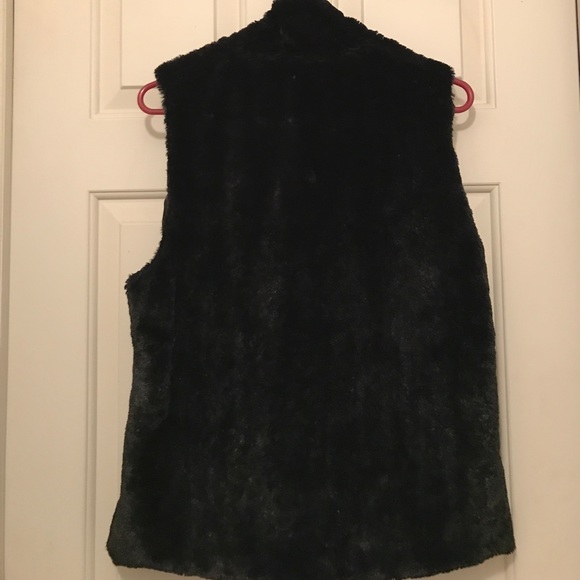 Apt. 9 Faux Fur Vest - Picture 3 of 3