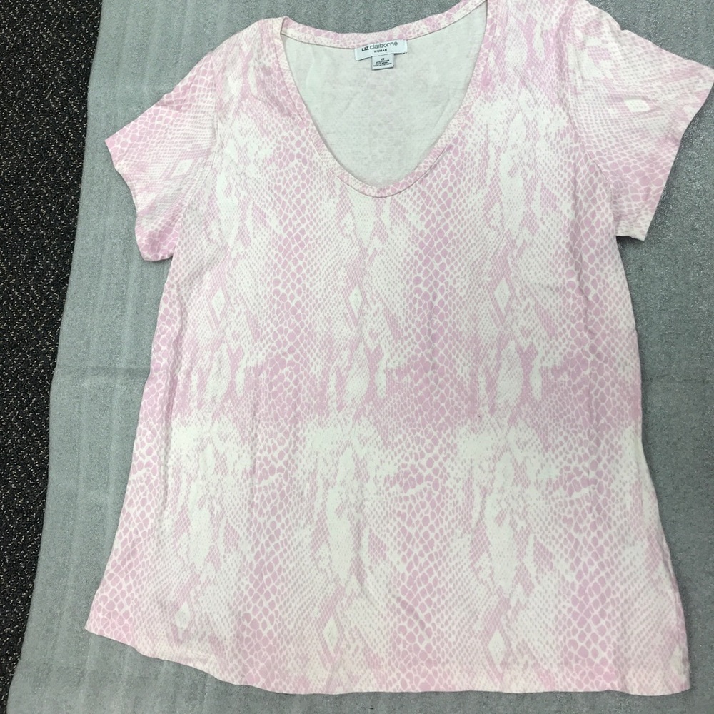 Liz Claiborne t-shirts