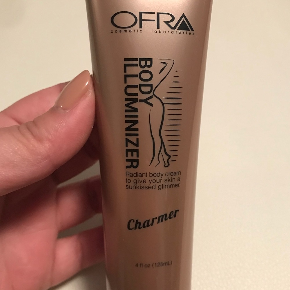 OFRA x BoxyCharm body illuminizer