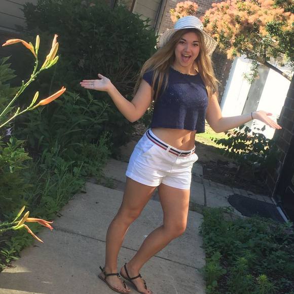 Meet your Posher, Kaylee - Picture 1 of 1