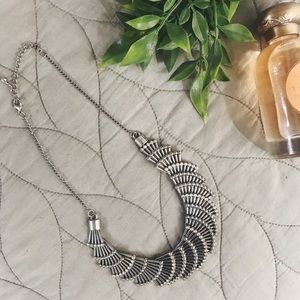 Silver Scallop Collar Necklace