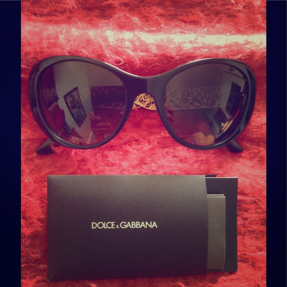 Dolce & Gabbana Sunglasses & box - Picture 1 of 3