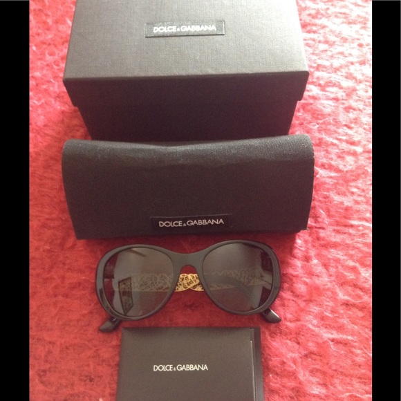 Dolce & Gabbana Sunglasses & box - Picture 2 of 3