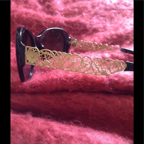 Dolce & Gabbana Sunglasses & box - Picture 3 of 3