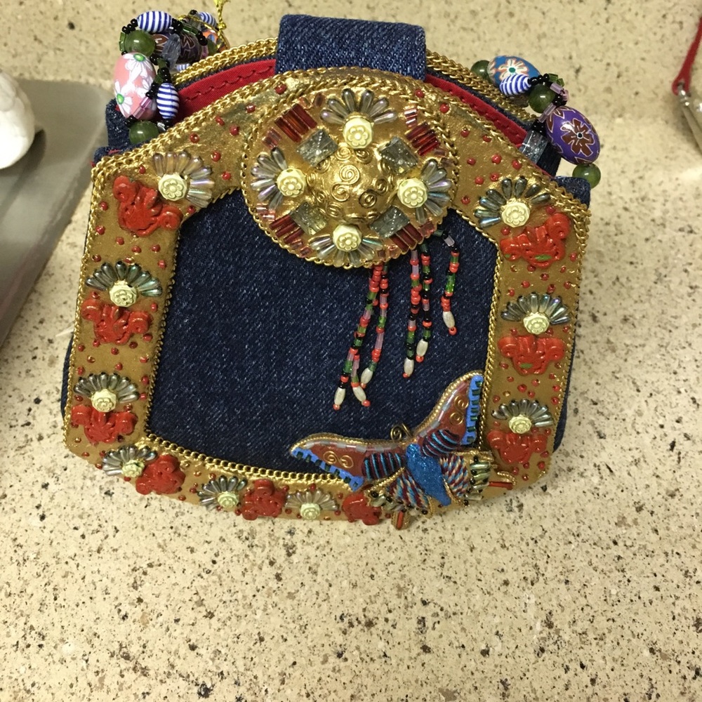 Mary Francis beaded small purse w/ shoulder strap.