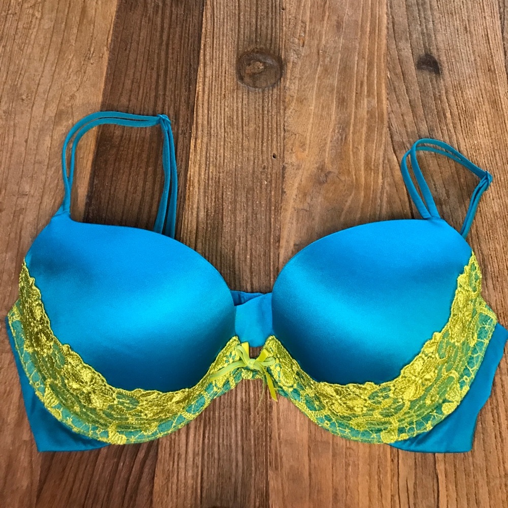 Very sexy push up Victoria secret bra