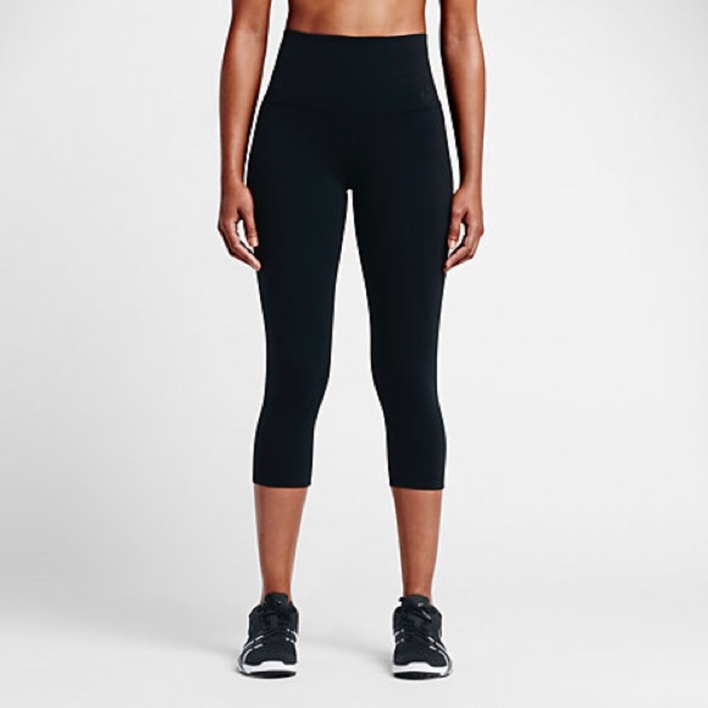 Nike legendary crop leggings