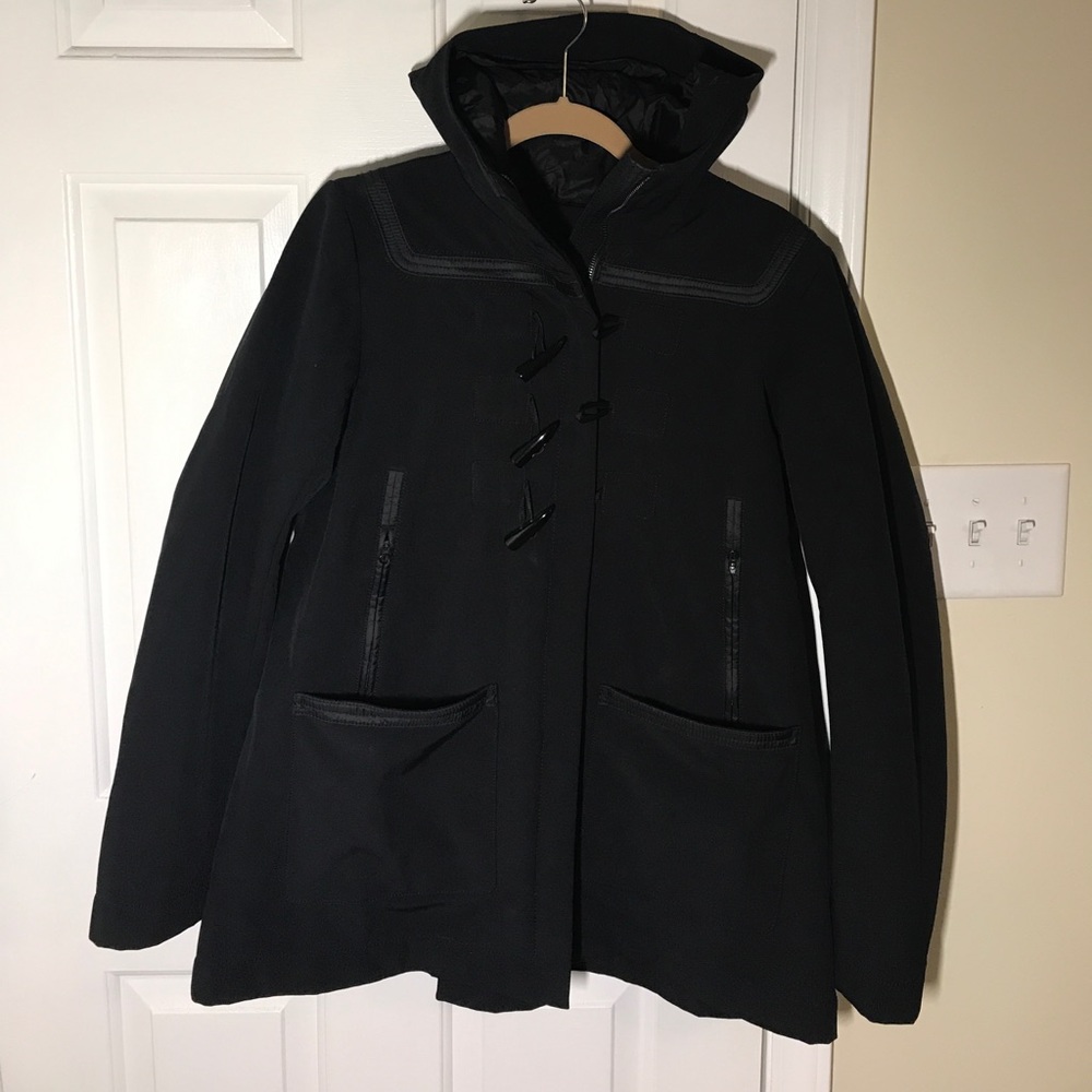 Lululemon black size 10 rain jacket