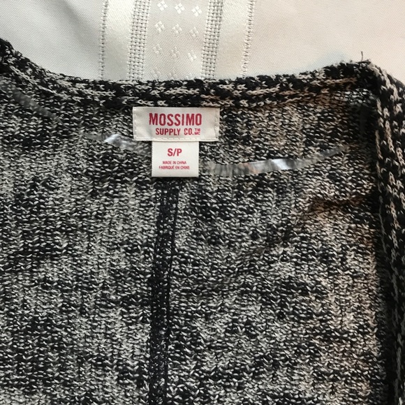 Mossimo Sweater Small - Picture 2 of 4