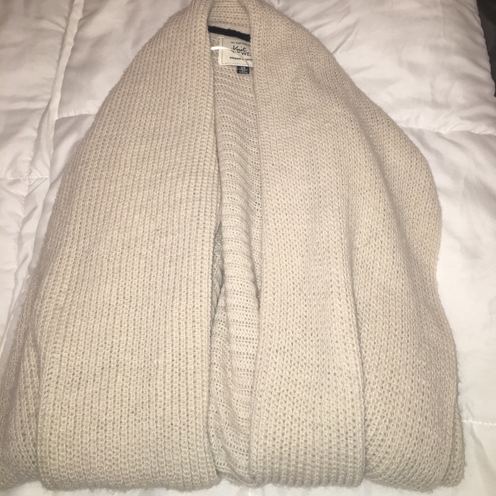 Women’s fly away cardigan