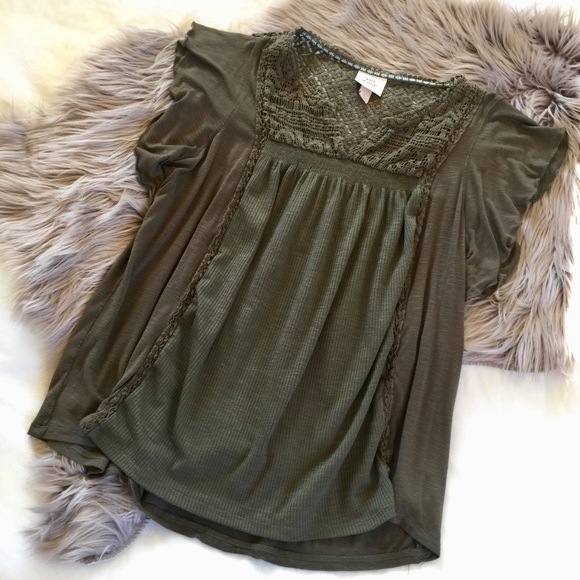 knox rose Tops - Knox Rose Flutter Sleeve Boho Top