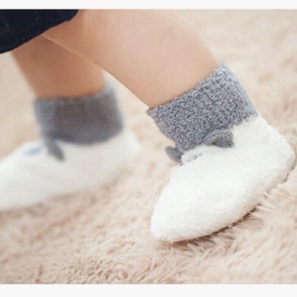 My Lil Pet 🐻" Anti Slip fuzzy Socks - Picture 2 of 3