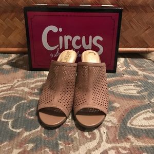 Sam Edelman circus Estelle golden caramel size 6