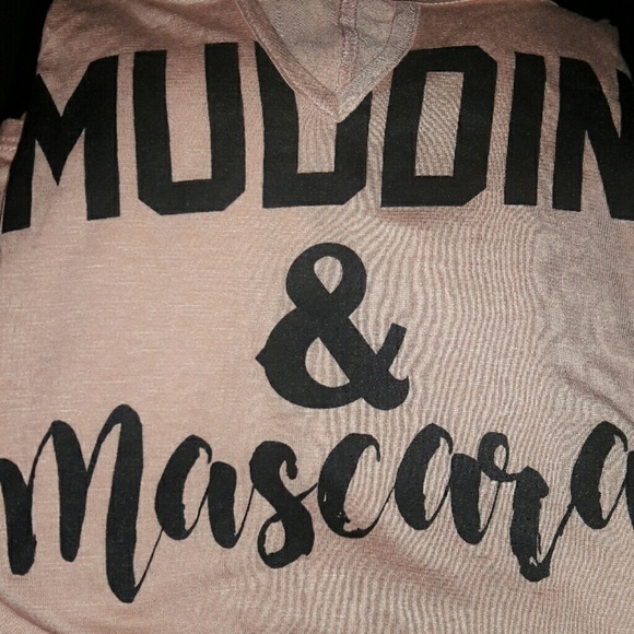 🎉Host Pick! 🎉NWT Criss Cross Front Boutique Tee - Picture 3 of 3