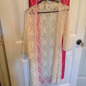 Beautiful off white lace cardigan💕