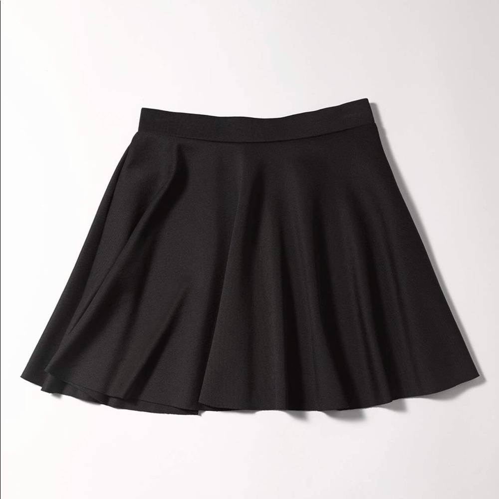 Black skater skirt