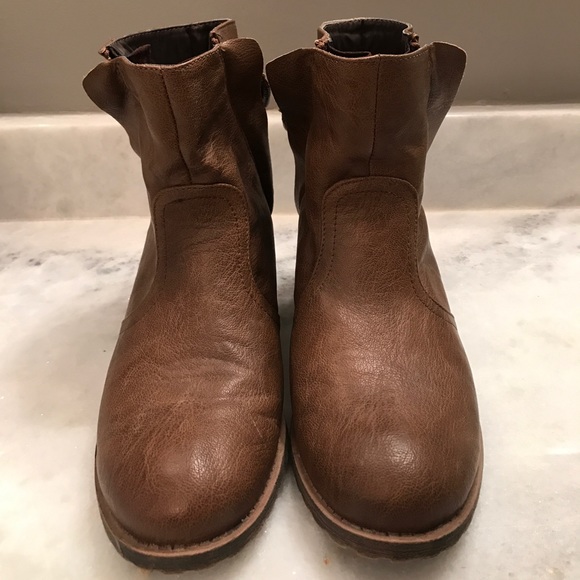 Qupid Brown Booties - Picture 2 of 7