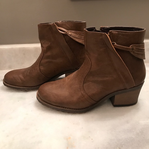 Qupid Brown Booties - Picture 3 of 7