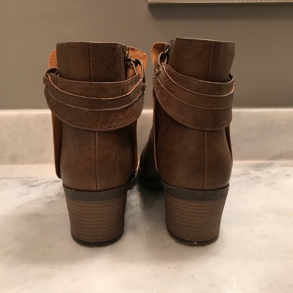 Qupid Brown Booties - Picture 4 of 7