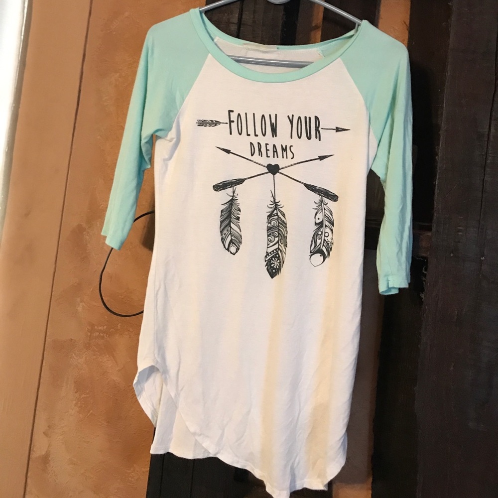 3/4 sleeve shirt looks baby blue and white