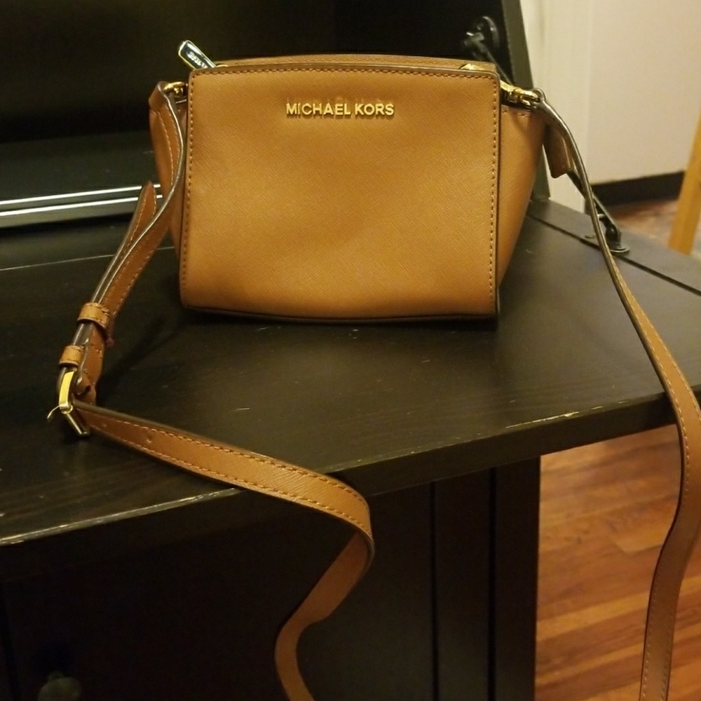 Michael Kors Selma Mini Crossbody