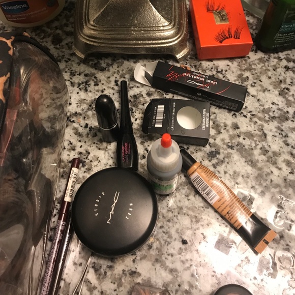 Meet your Posher, Michalette - Picture 1 of 1