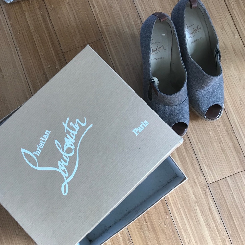 Christian Lou Boutin women’s wedge size 39 !