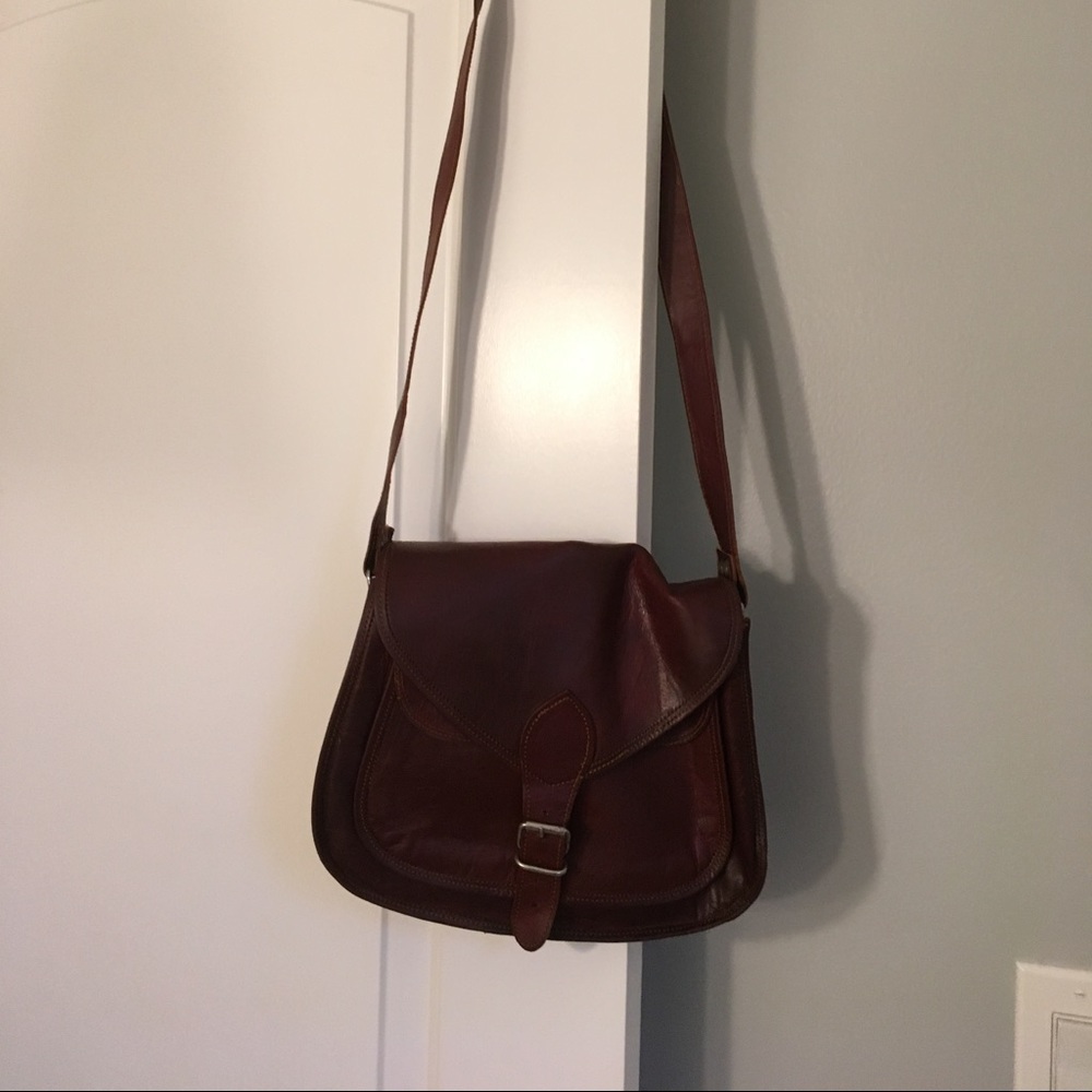 Vintage brown leather handbag