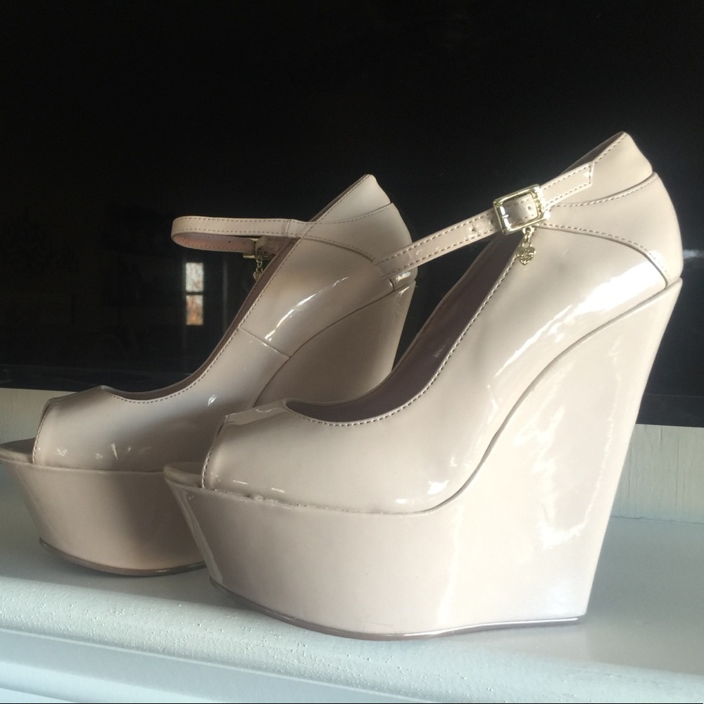 Platform shoes