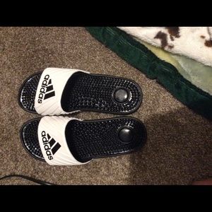 Adidas slides brand new🌻