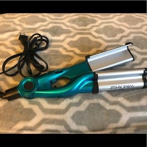 Bed Head Wave Artist Curling Iron
