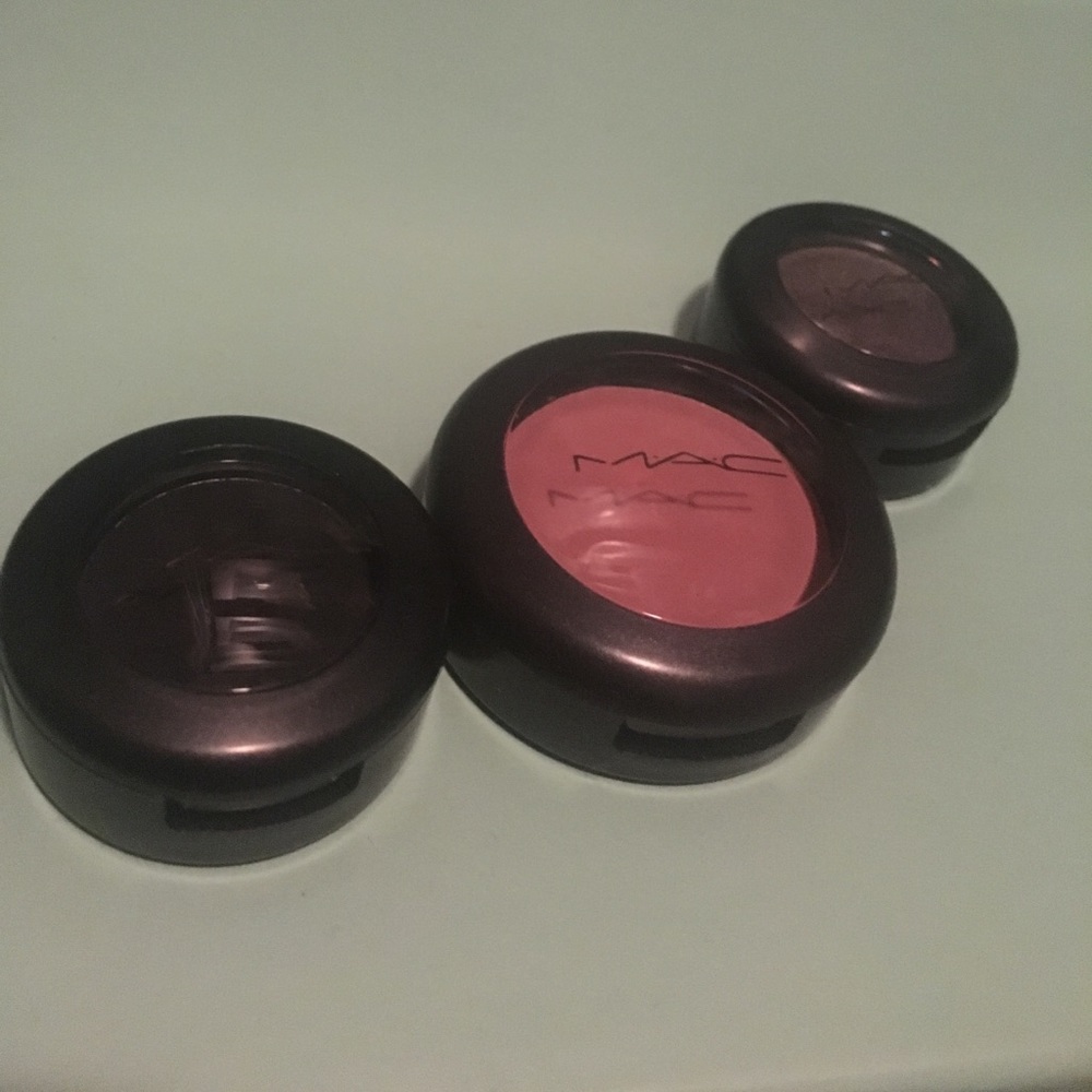 2 eye shadows and a powder blush