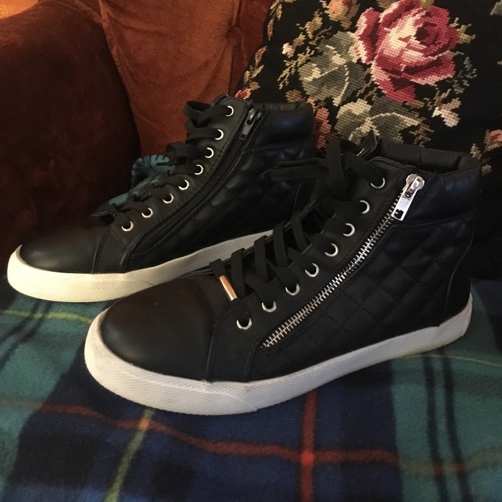 Great Condition Steve Madden Sneakers
