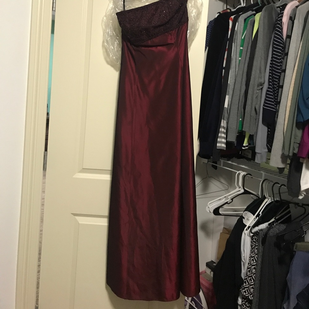 Dress/gown