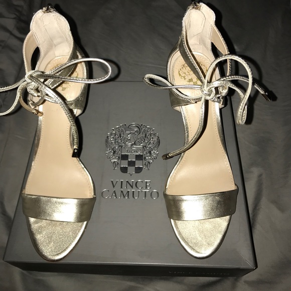 Woman heels - Picture 2 of 5