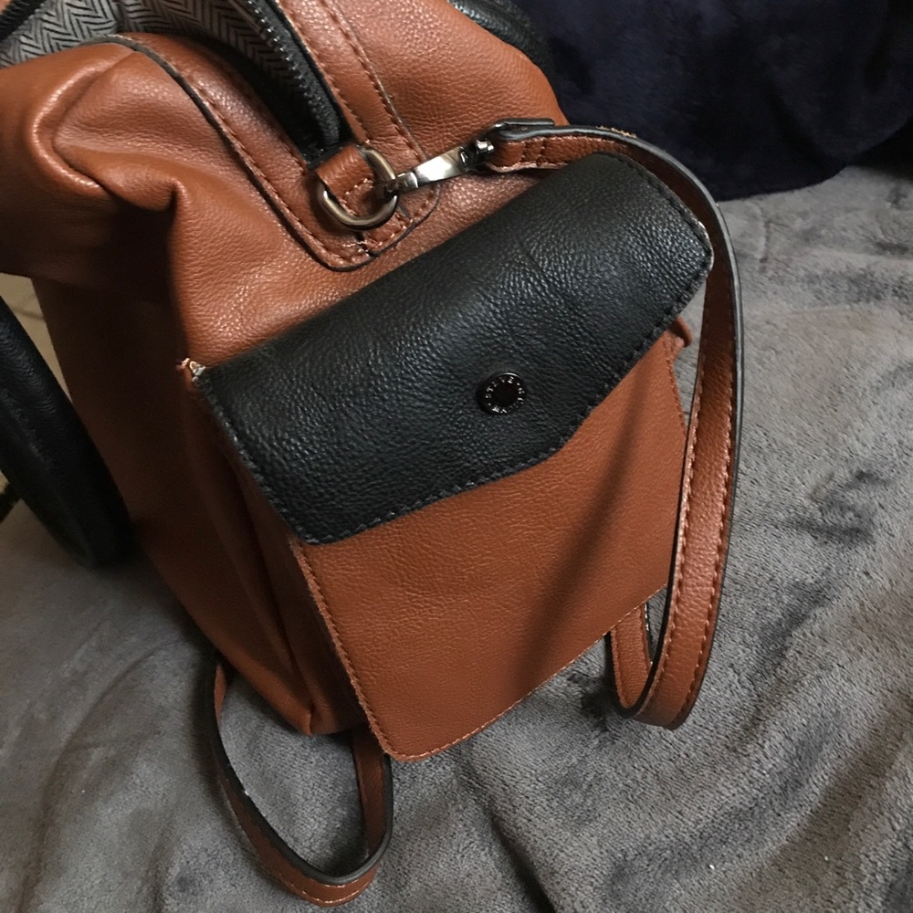 Steve Madden - Picture 3 of 5