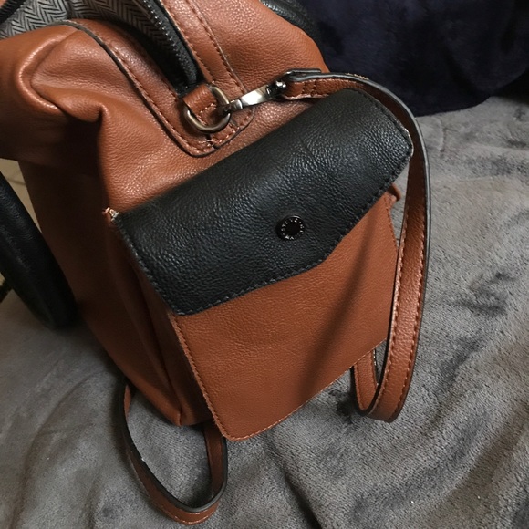 Steve Madden - Picture 3 of 5