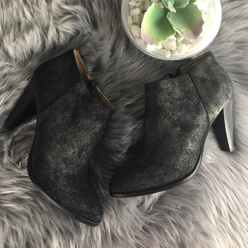 Nicole Sparkling Black And Gold Booties