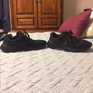Black nike running sneakers