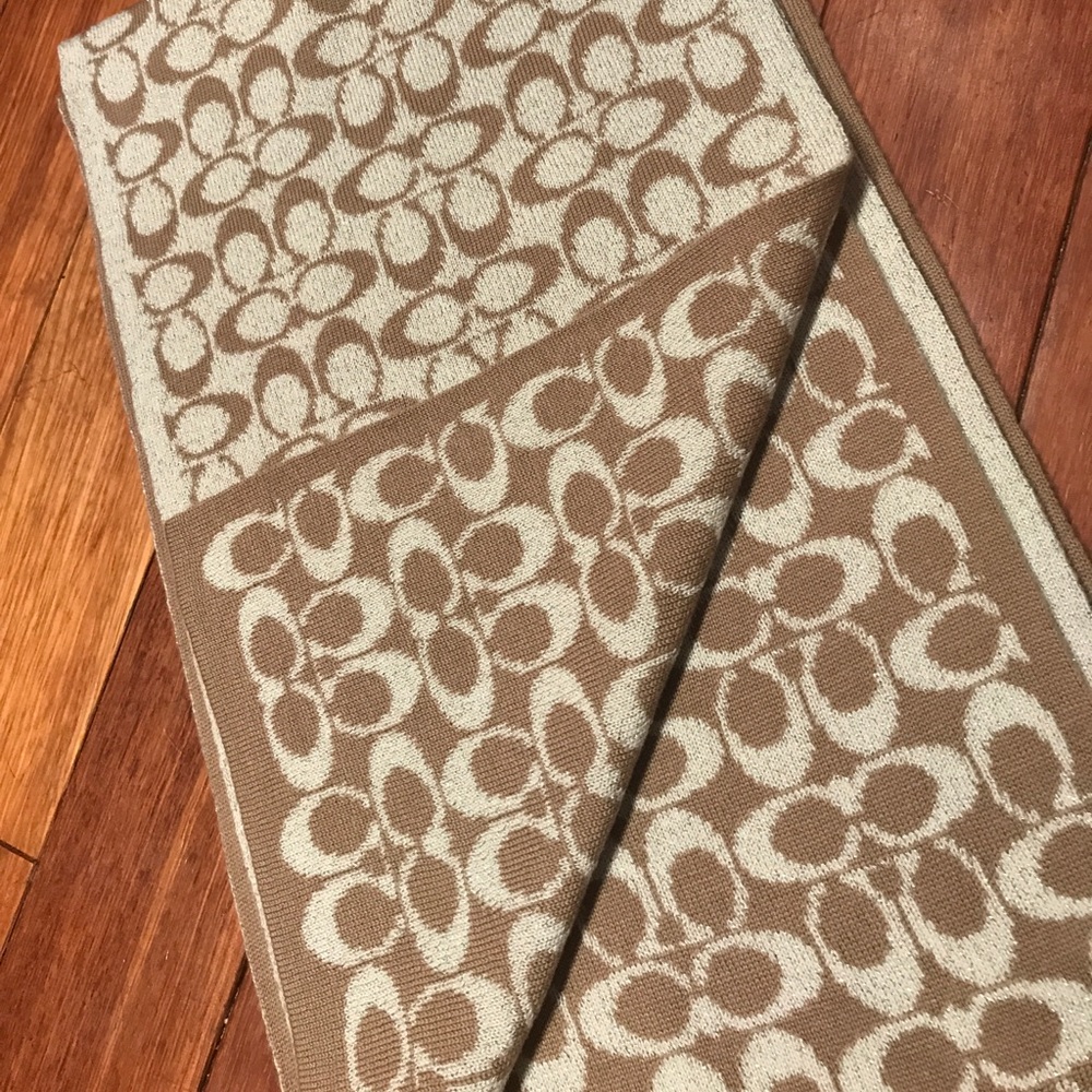 Coach brand scarf - Picture 2 of 2