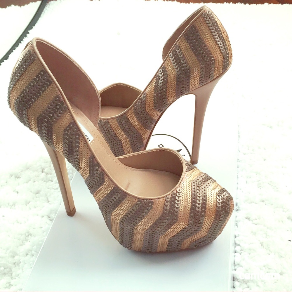 STEVE MADDEN Platform Heels
