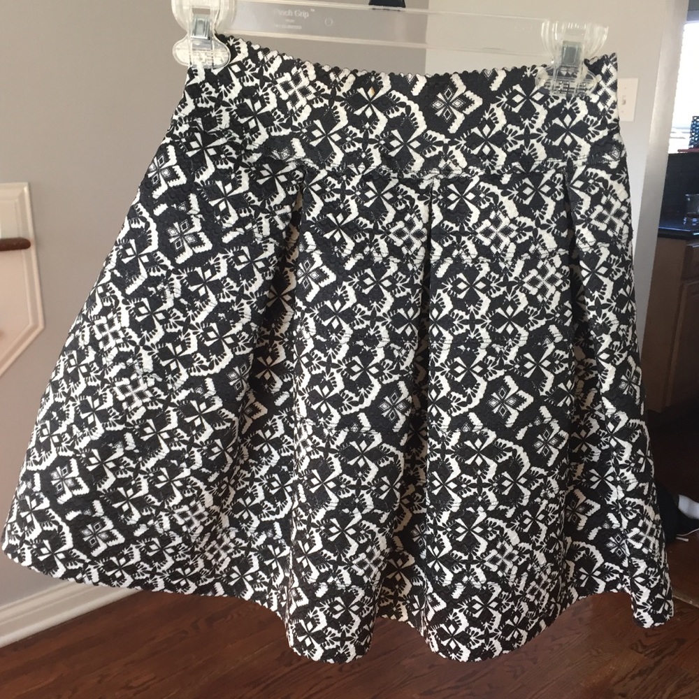 Exhilaration Black and white A Line Skirt