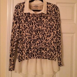 DKNYC ecru leopard print sweater/blouse size small