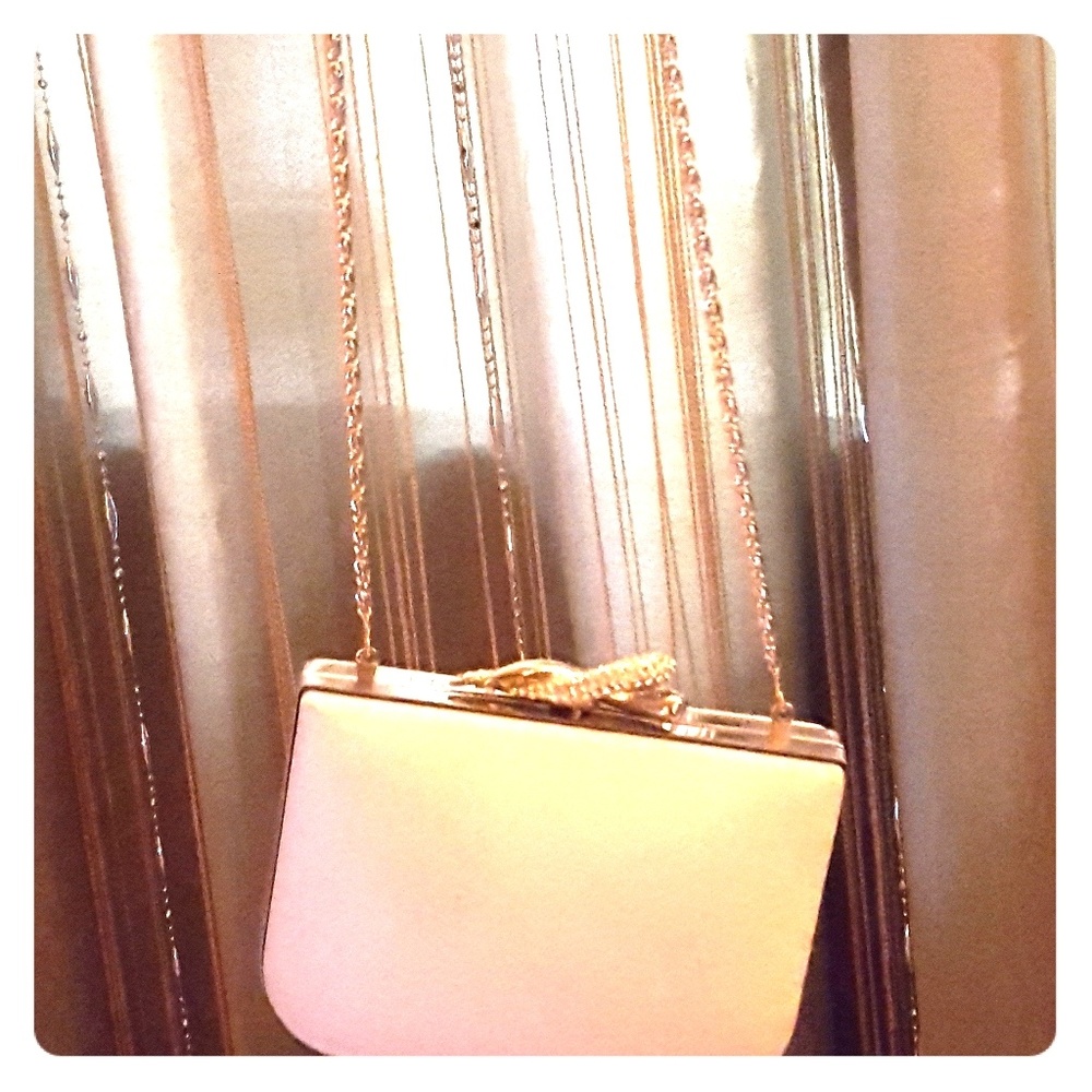 SOLD. Good chain clutch purse