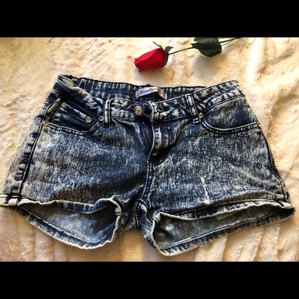 Acid wash jean shorts!