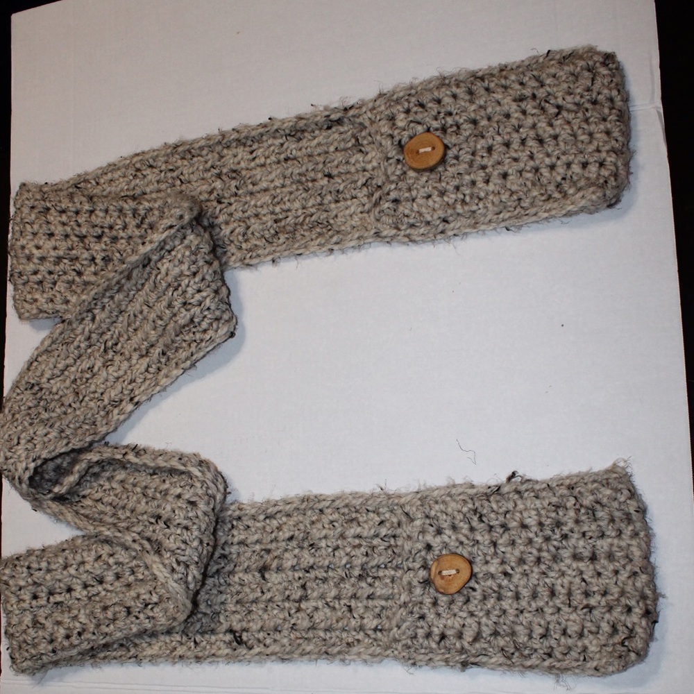 Oikos handmade scarf with pockets
