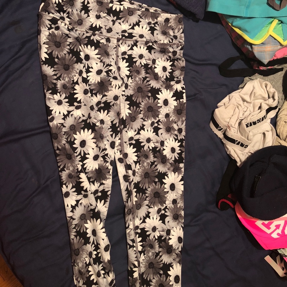Leggings new never wear !