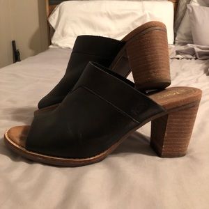 Toms heels