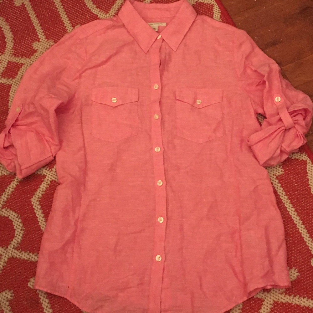 🔥🔥New without tags Banana Republic Shirt🔥🔥